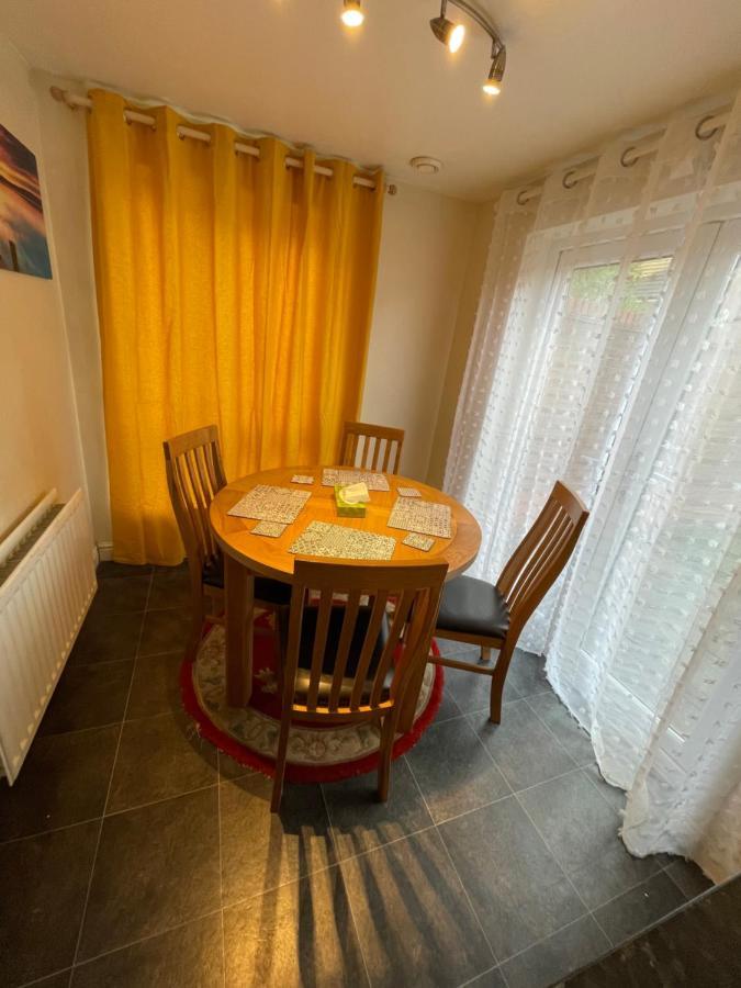 Holiday Home In Cardiff. Sleeps 6 외부 사진